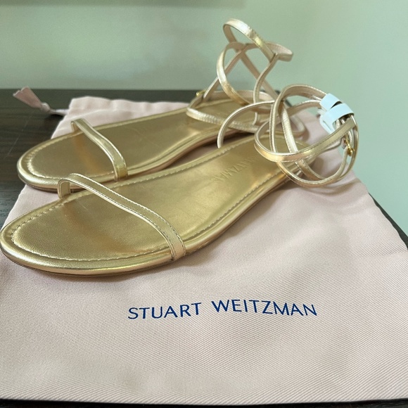 Stuart Weitzman Barelynude Flat Sandal in colour 'Ballet' gold size 9.5 - Picture 4 of 4